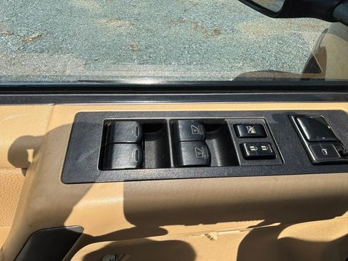 Used 2004 Nissan Titan LE w/ (Tow) Big Tow Pkg image 8