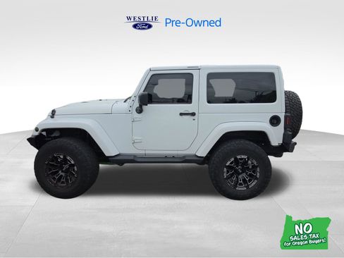 Used 2017 Jeep Wrangler Sahara w/ Dual Top Group AWD/4WD image 1