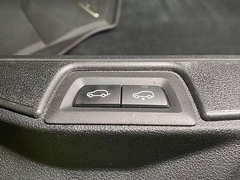 Used 2022 BMW X7 xDrive40i w/ M Sport Package AWD/4WD image 21