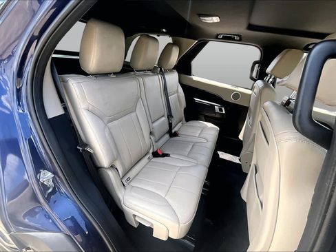 Used 2018 Land Rover Discovery SE AWD/4WD image 20