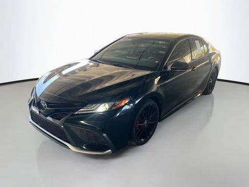 Used 2021 Toyota Camry XSE image 4