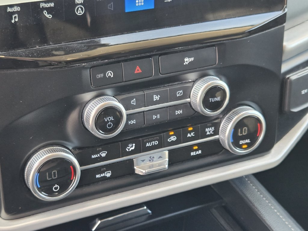 Used 2024 Ford Expedition XLT RWD image 19
