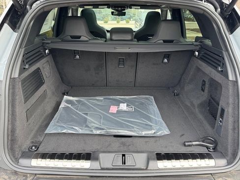 New 2026 Land Rover Range Rover Sport SV image 5