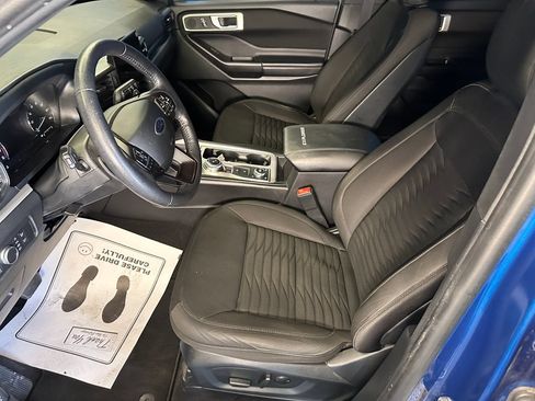 Used 2020 Ford Explorer XLT w/ Comfort Package AWD/4WD image 20