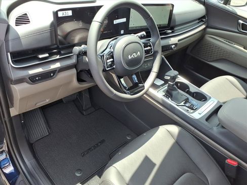 New 2026 Kia Carnival EX FWD image 11