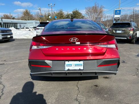 Used 2025 Hyundai Elantra Sport image 6