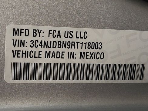 Used 2024 Jeep Compass Latitude image 33