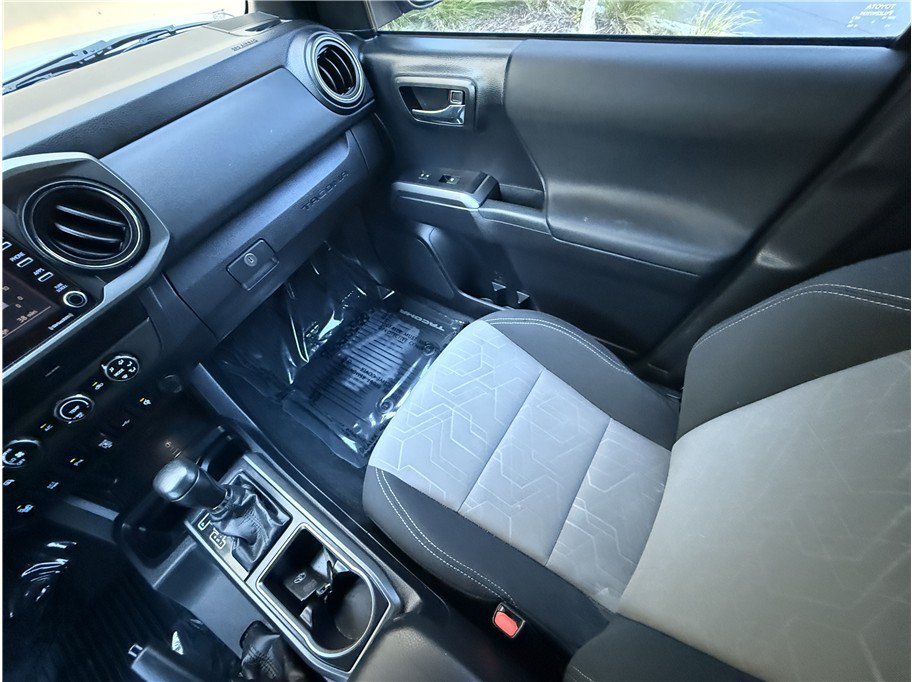Used 2020 Toyota Tacoma TRD Off-Road w/ Technology Package RWD image 10