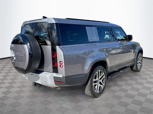 Used 2023 Land Rover Defender 130 SE image 6
