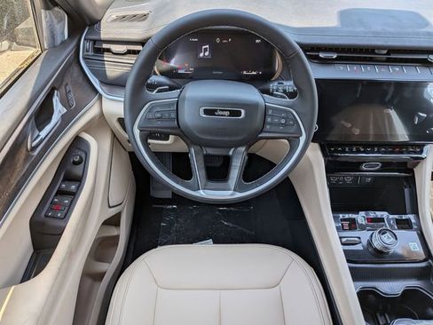 New 2026 Jeep Grand Cherokee Limited AWD/4WD image 15