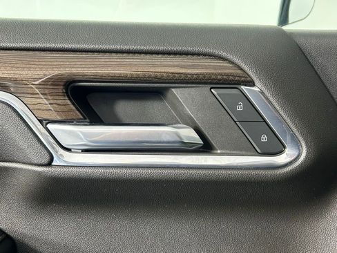 Used 2023 Chevrolet Silverado 1500 LT AWD/4WD image 31