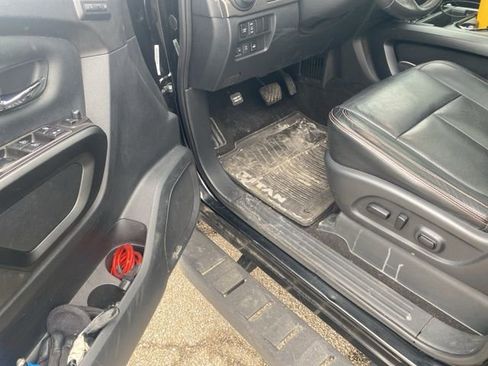 Used 2020 Nissan Titan PRO-4X w/ Pro-4x Convenience Package image 13