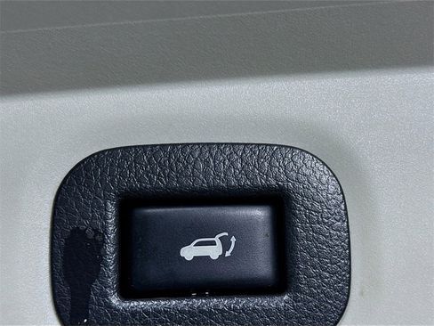 Used 2015 Nissan Rogue SL w/ SL Premium Package image 29