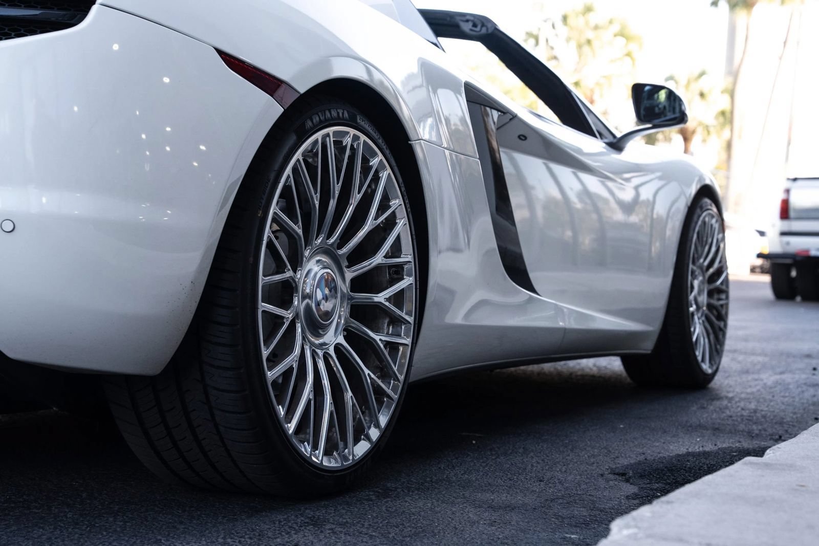 Used 2013 McLaren MP4-12C Spider RWD image 18