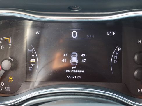 Used 2019 Jeep Grand Cherokee Limited image 16