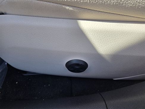 Used 2026 Mercedes-Benz E 350 Sedan image 5