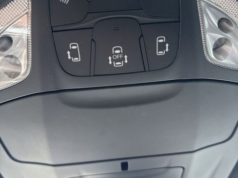 Used 2023 Chrysler Pacifica Touring-L w/ S Appearance Package image 12