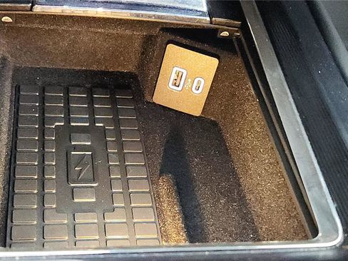 Used 2023 Lincoln Corsair AWD w/ Equipment Group 101A image 37