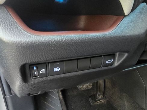 Certified 2022 Toyota RAV4 Limited AWD/4WD image 17