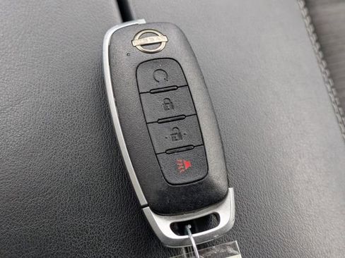 Used 2023 Nissan Rogue SV FWD image 32