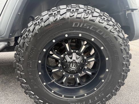 Used 2018 Jeep Wrangler Unlimited Sport S AWD/4WD image 8