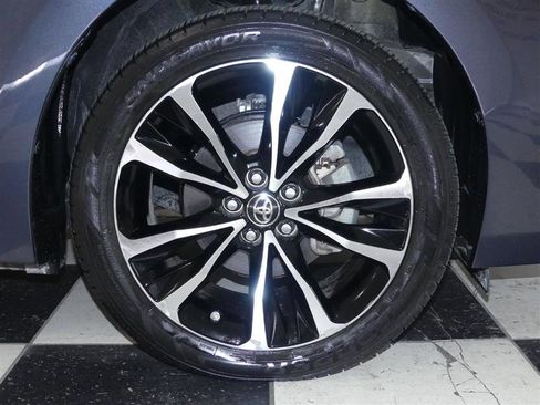 Used 2019 Toyota Corolla SE image 32