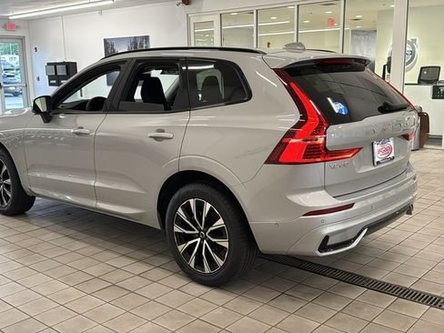 Used 2025 Volvo XC60 B5 Plus AWD/4WD image 7