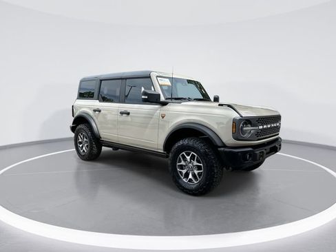 Used 2025 Ford Bronco Badlands AWD/4WD image 2