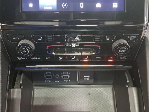Certified 2023 Jeep Grand Cherokee Altitude AWD/4WD image 23