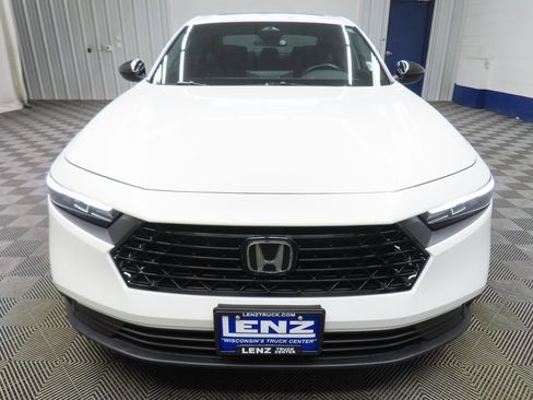 Used 2023 Honda Accord Sport image 40
