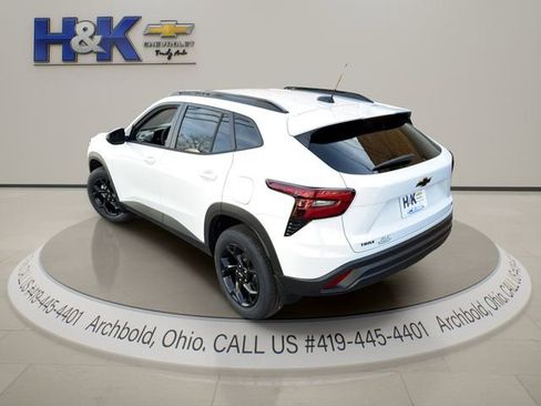 New 2026 Chevrolet Trax LT w/ Driver Confidence Package FWD image 9