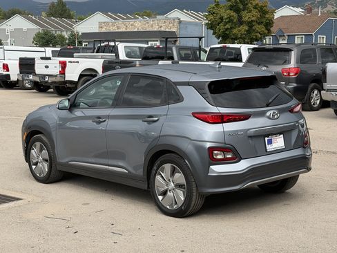 Used 2021 Hyundai Kona Limited w/ Cargo Package FWD image 4