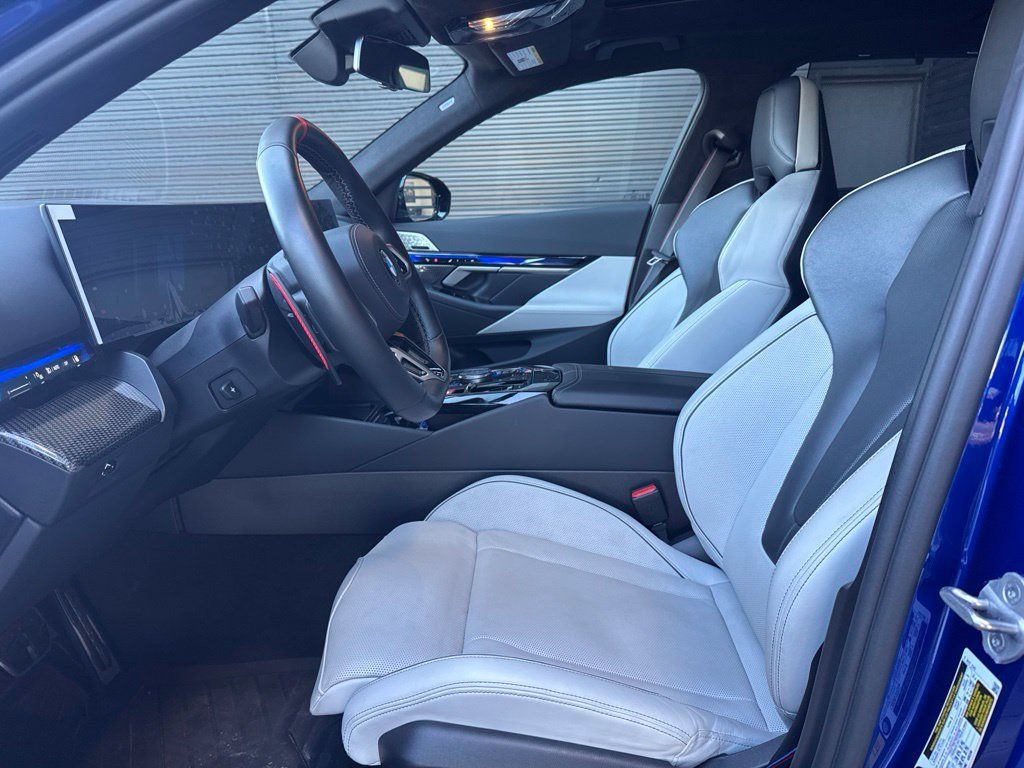 Used 2026 BMW M5 Touring AWD/4WD image 6