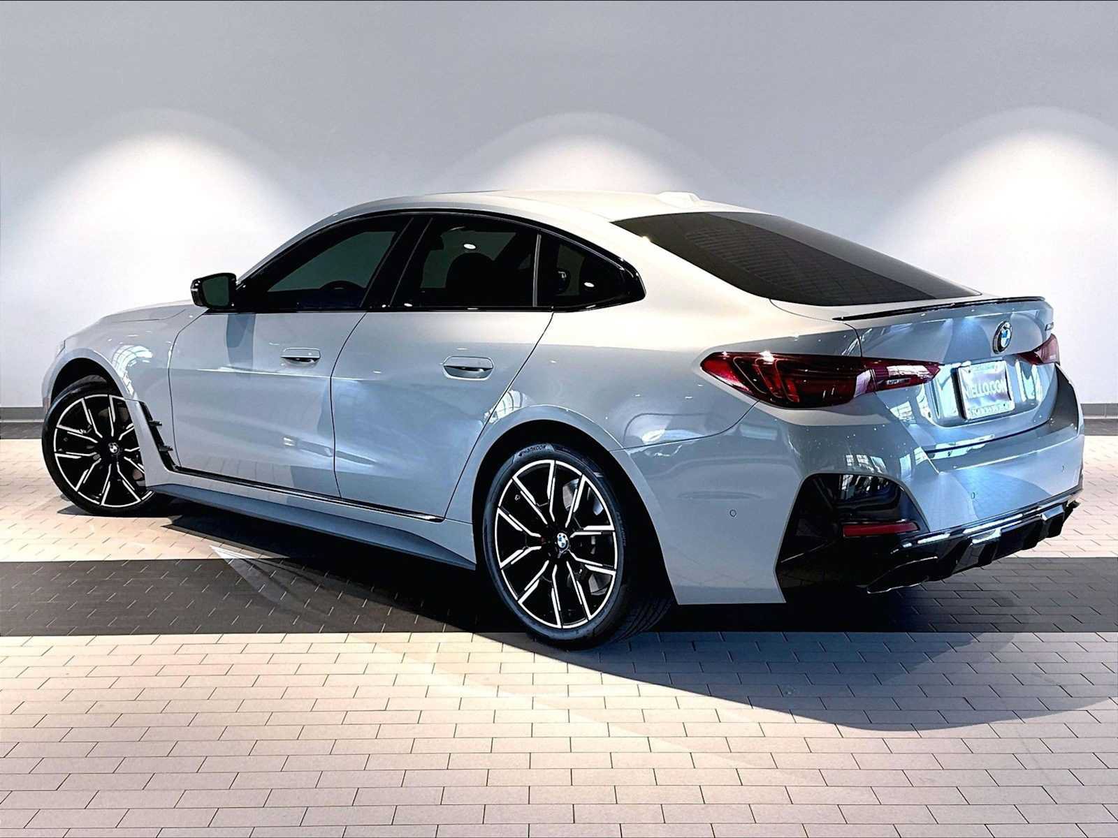 Used 2025 BMW M440i w/ Premium Package RWD image 3