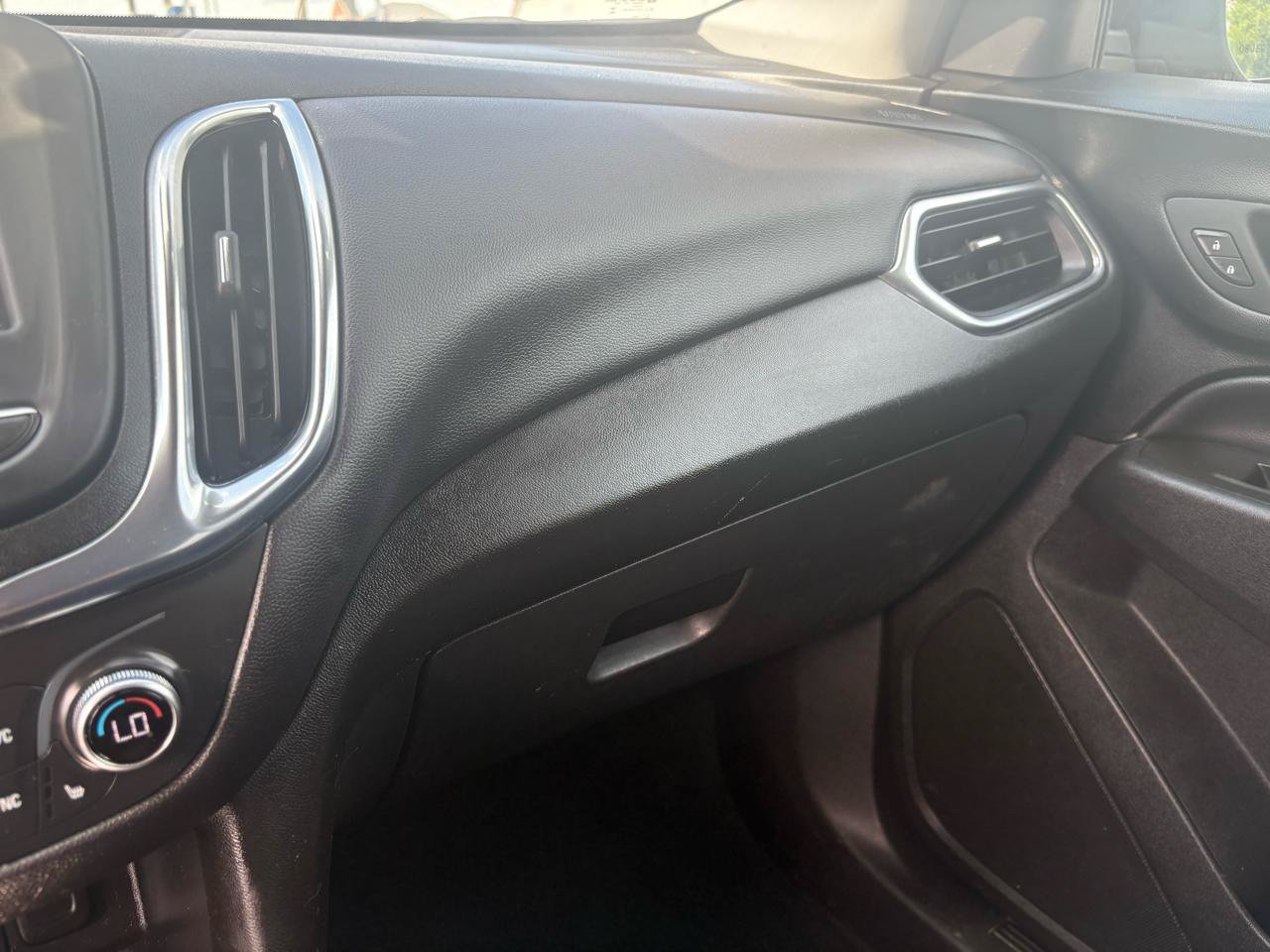 Used 2024 Chevrolet Equinox LT FWD image 23