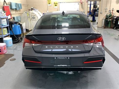 Certified 2025 Hyundai Elantra Sport image 5