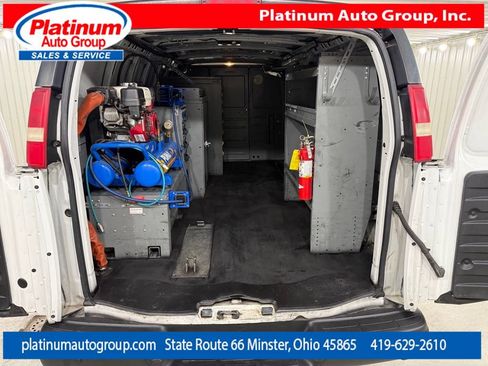 Used 2018 Chevrolet Express 3500 Extended w/ Driver Convenience Package RWD image 28