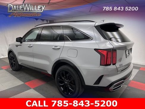 Used 2023 Kia Sorento SX image 4