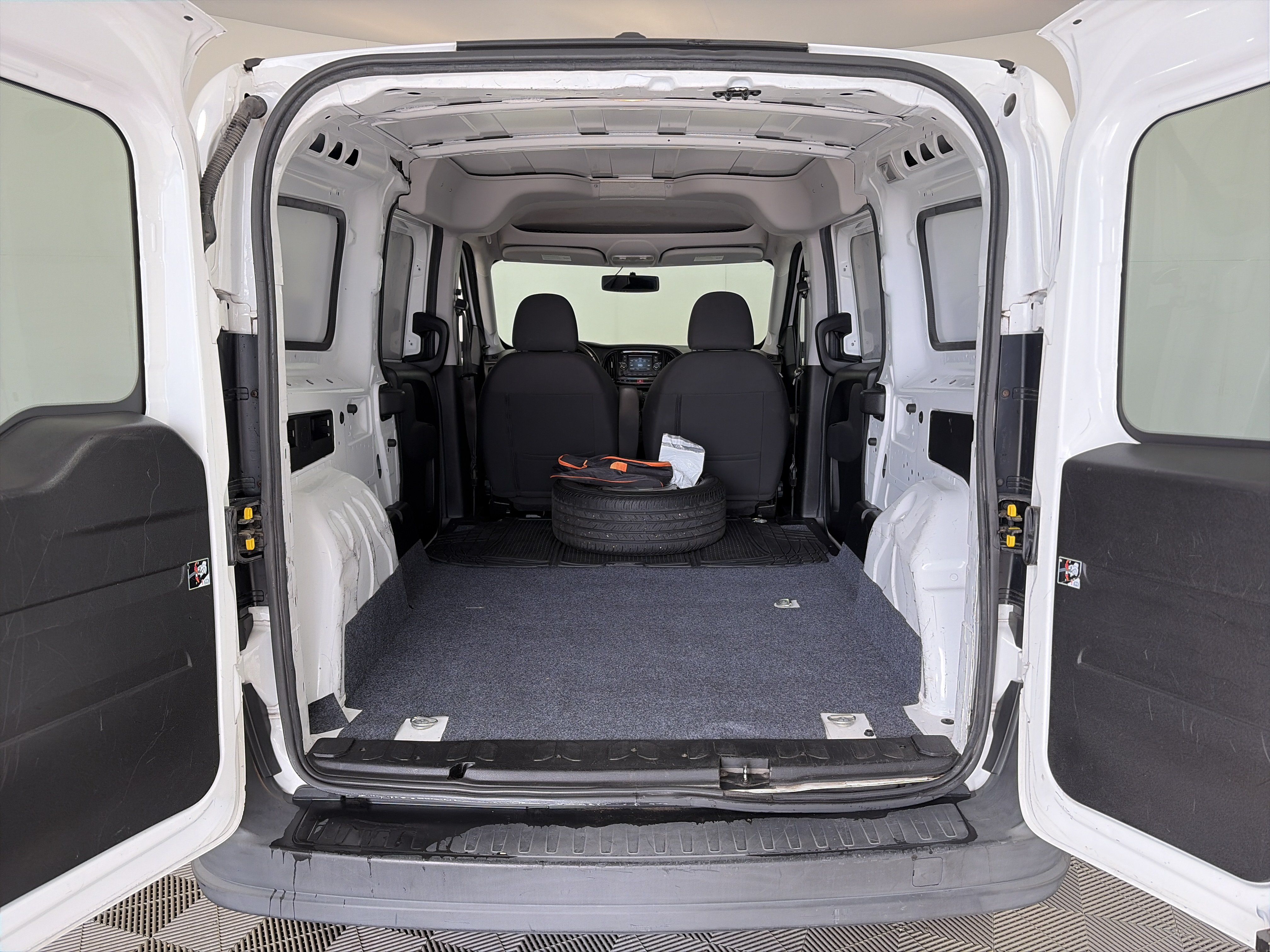 Used 2016 RAM ProMaster City Tradesman FWD image 14