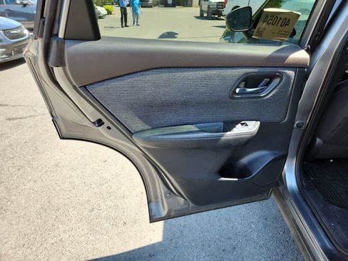 Used 2021 Nissan Rogue SV FWD image 27
