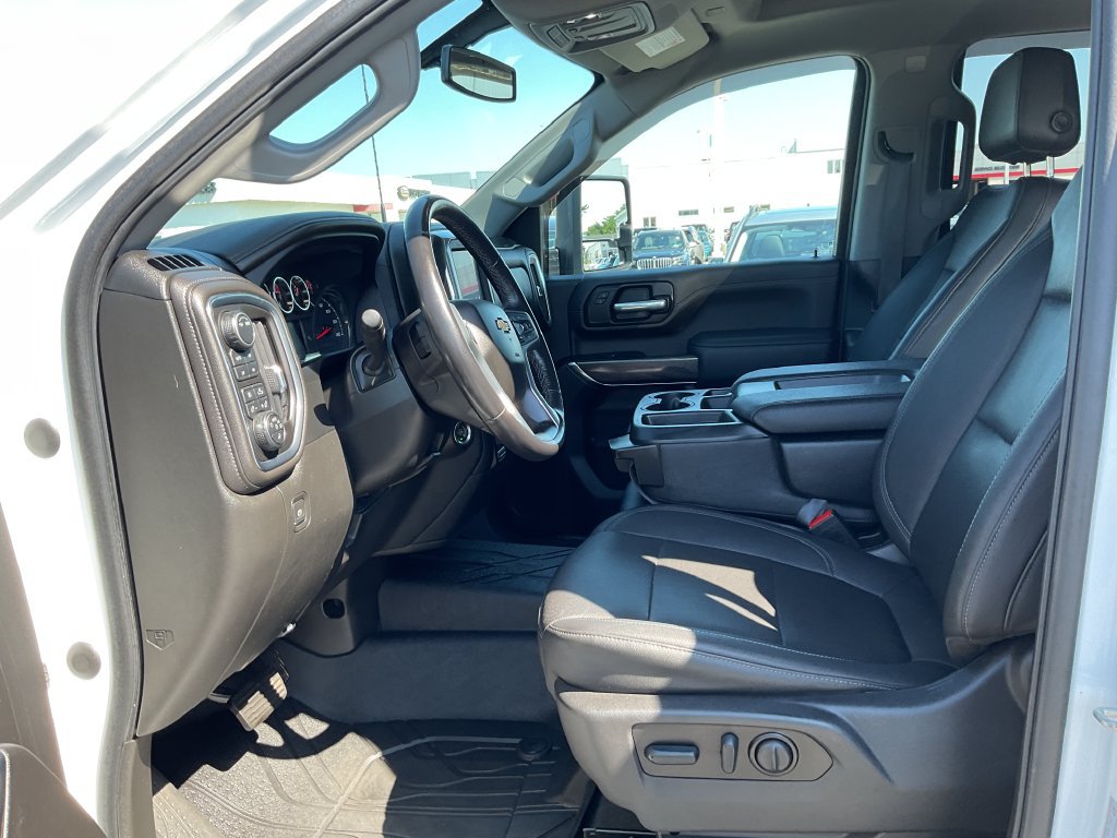 Used 2022 Chevrolet Silverado 2500 LTZ w/ Snow Plow Prep/Camper Package AWD/4WD image 18