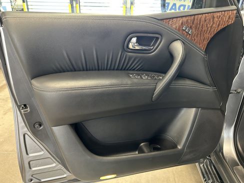 Used 2017 Nissan Armada Platinum image 10