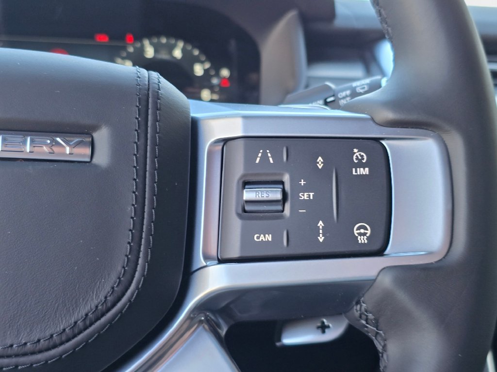 New 2026 Land Rover Discovery Limited Edition AWD/4WD image 18