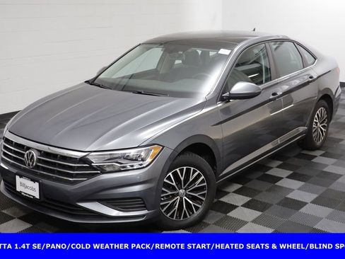 Used 2021 Volkswagen Jetta SE image 2