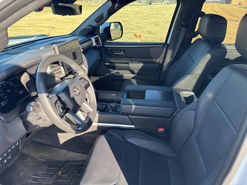 Used 2024 Toyota Tundra Platinum image 9