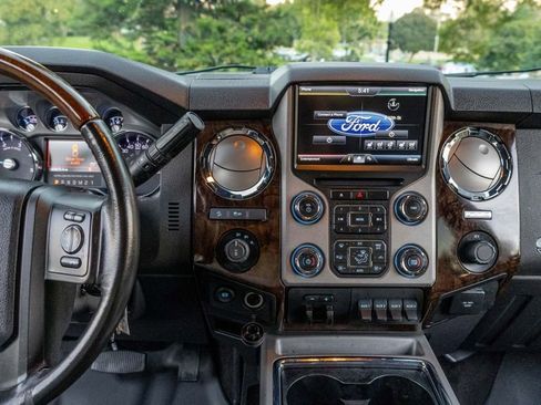 Used 2015 Ford F250 Platinum w/ FX4 Off-Road Package image 31