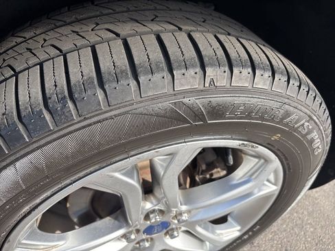 Used 2015 Ford Edge Titanium image 16