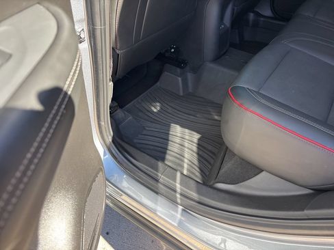 Used 2022 Buick Envision Essence w/ Technology Package I FWD image 20