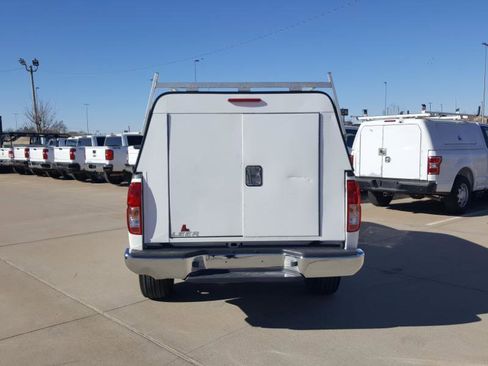 Used 2015 Nissan Frontier SV AWD/4WD image 8