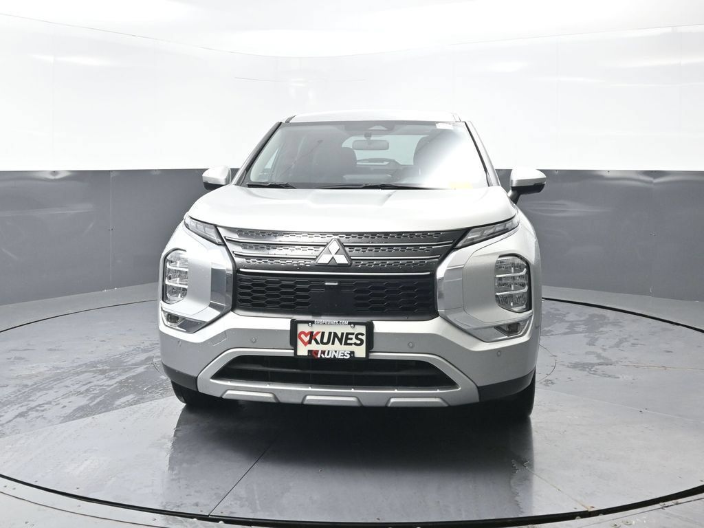 Used 2024 Mitsubishi Outlander SE FWD image 5